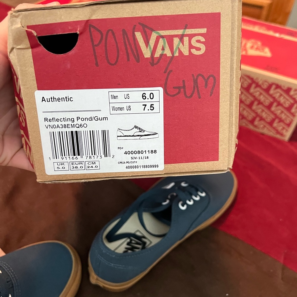 Vans - Picture 3 of 5